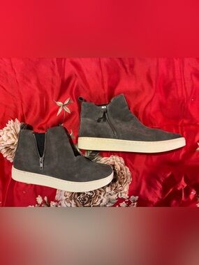 Sofft Gray Real Suede Zip-Detail Platform Ankle Booties